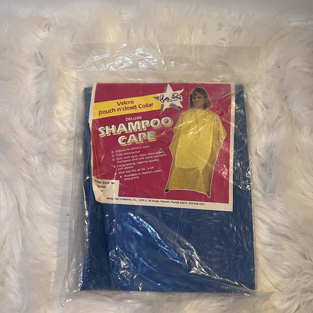 Blue Vintage Betty Dain Vinyl Deluxe Shampoo Cape NIP